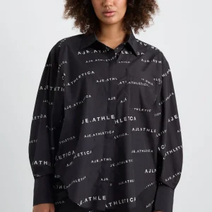 Discount Aje ATHLETICA All Over Logo Spray Shirt 406 Black/White