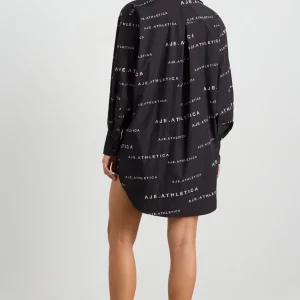Discount Aje ATHLETICA All Over Logo Spray Shirt 406 Black/White