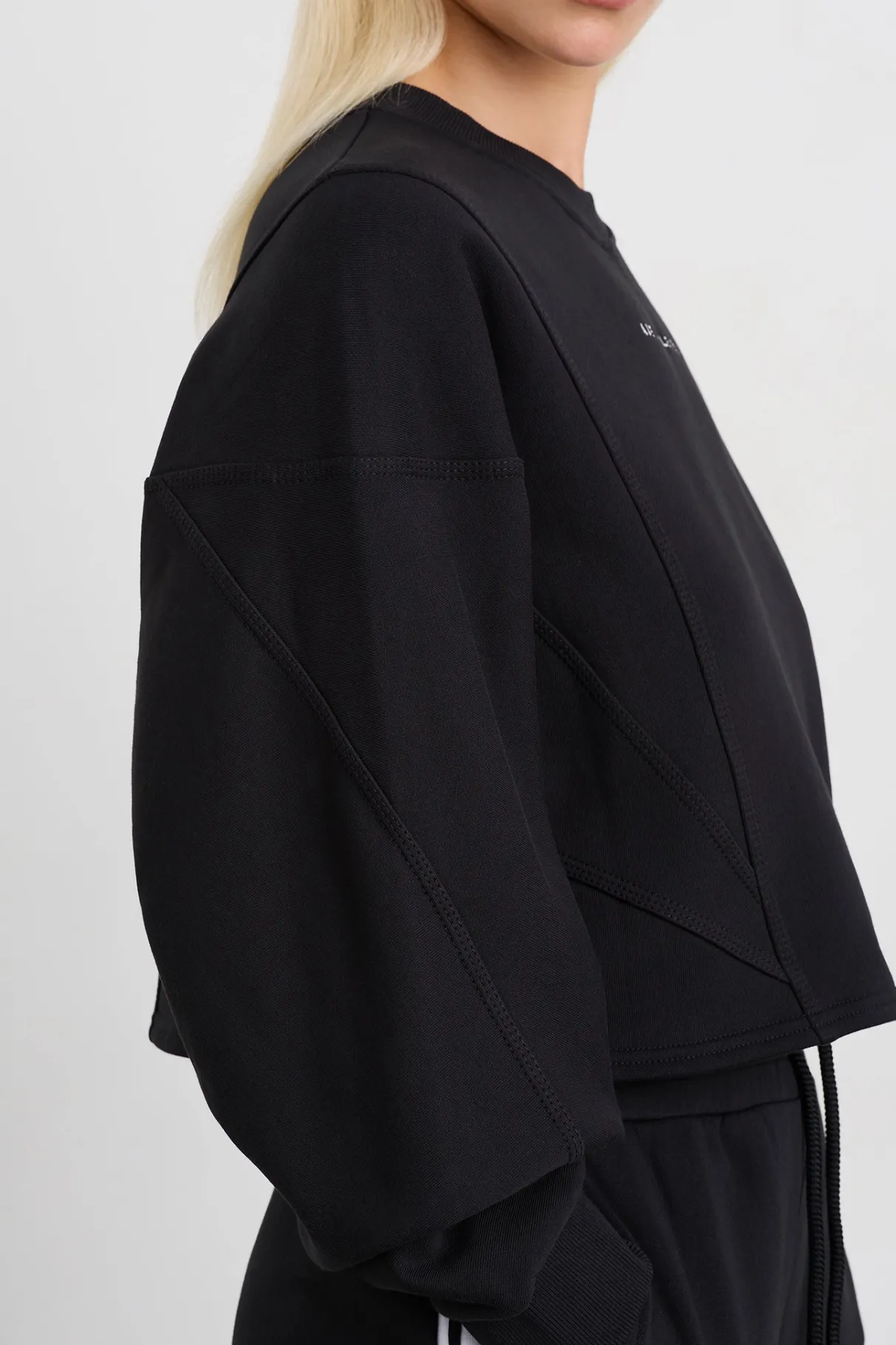 batwing_crop_crew_jumper__3.webp Outlet Aje ATHLETICA Batwing Crop Crew Jumper 413 Black