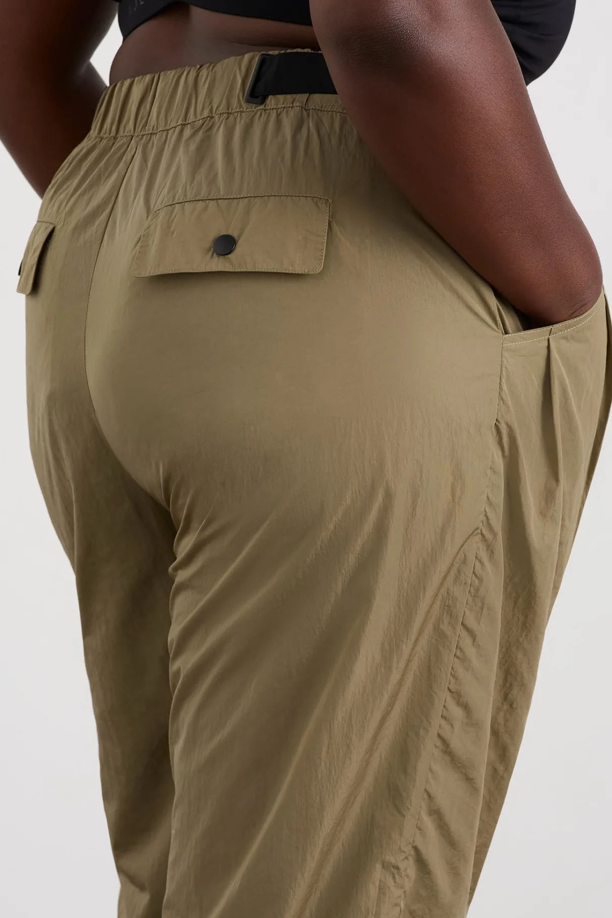 belted_windbreak_pant__12.webp Cheap Aje ATHLETICA Belted Windbreak Pant 502 Soft Khaki Black
