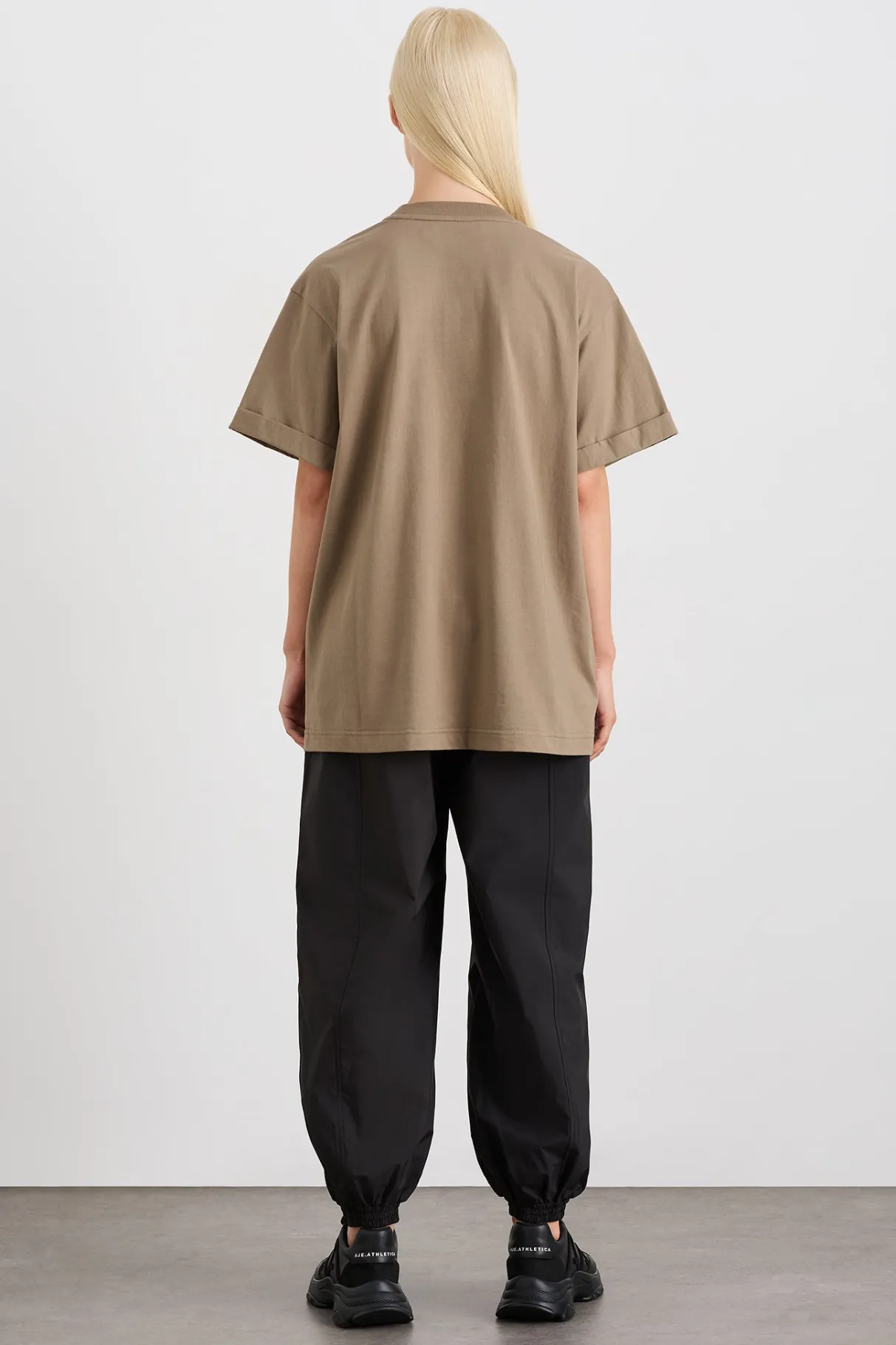 block_logo_boyfriend_tee__4.webp Clearance Aje ATHLETICA Block Logo Boyfriend Tee 102 Soft Khaki/Black