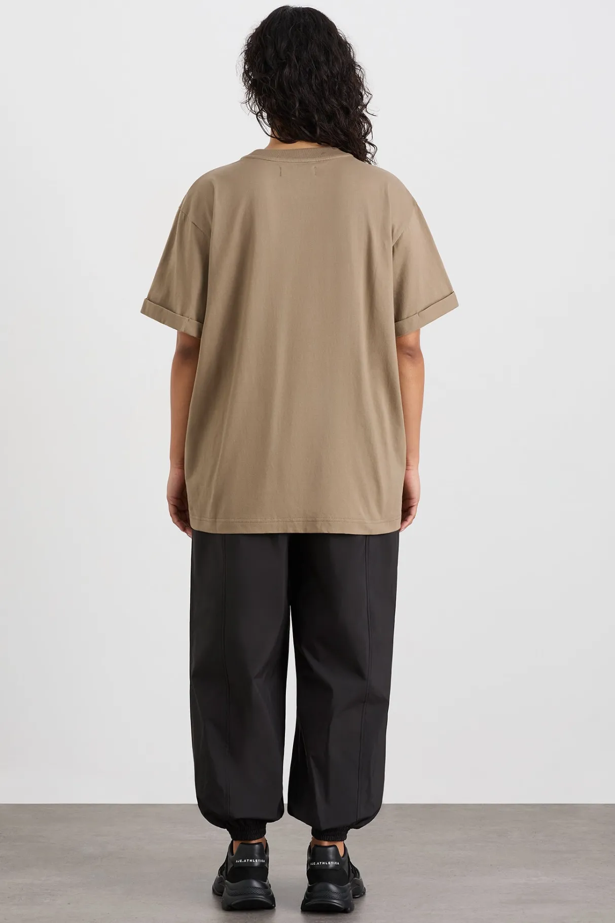 block_logo_boyfriend_tee__8.webp Clearance Aje ATHLETICA Block Logo Boyfriend Tee 102 Soft Khaki/Black