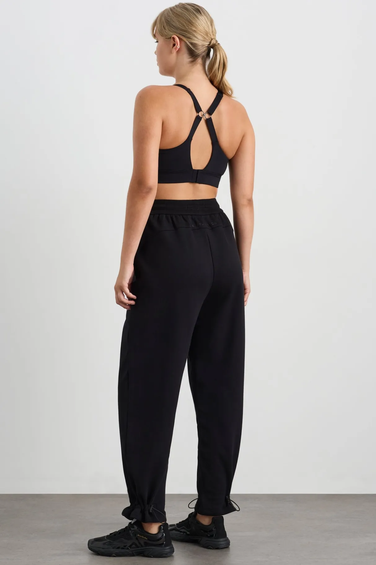 bungee_jogger__11.webp Flash Sale Aje ATHLETICA Bungee Jogger 511 Black