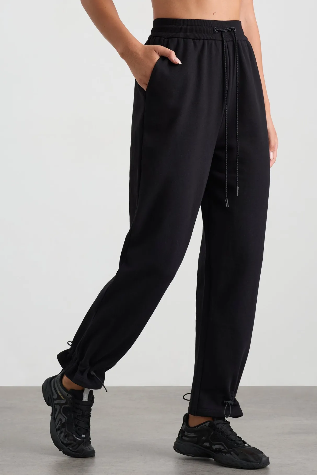 bungee_jogger__2.webp Flash Sale Aje ATHLETICA Bungee Jogger 511 Black