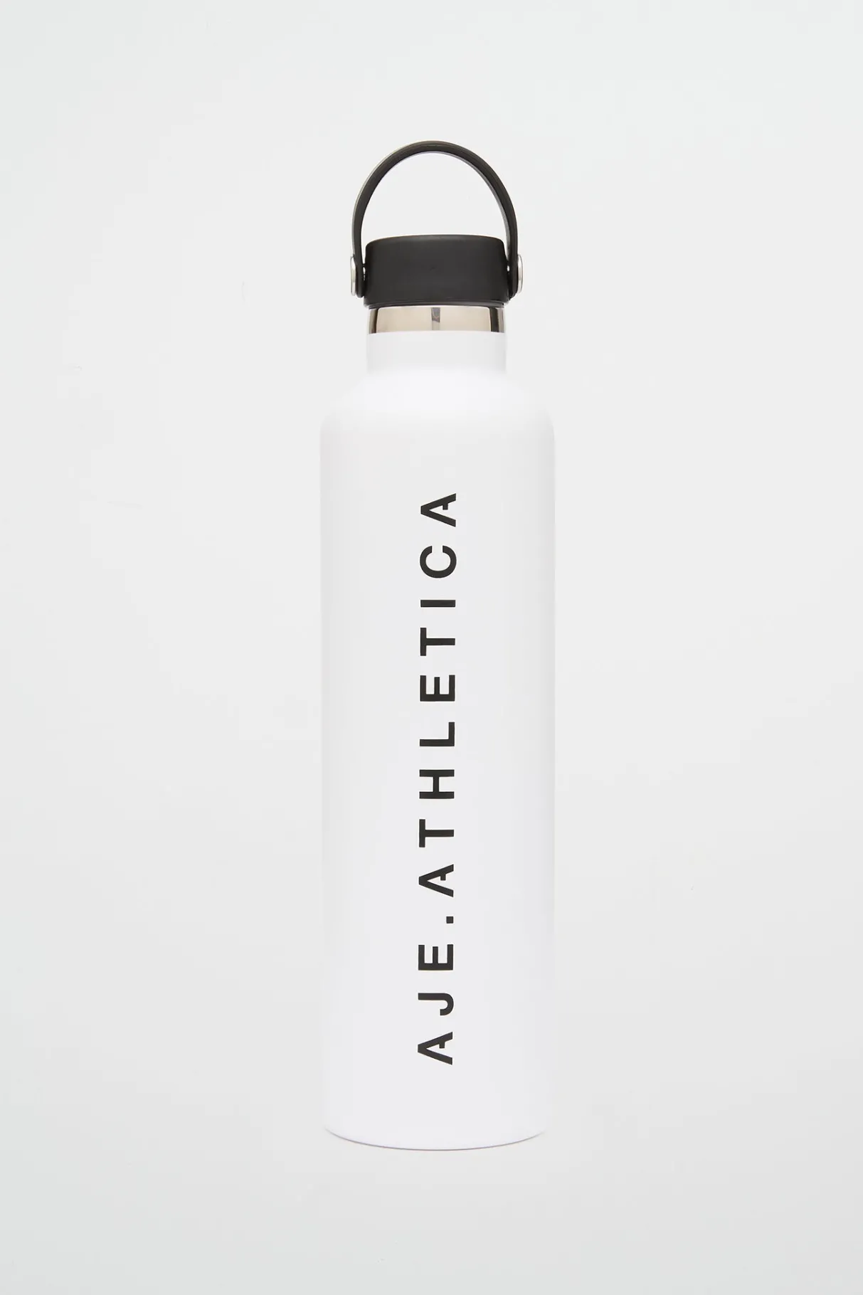 classic_logo_drink_bottle__1.webp Flash Sale Aje ATHLETICA Classic Logo Drink Bottle 907 White/Black Logo