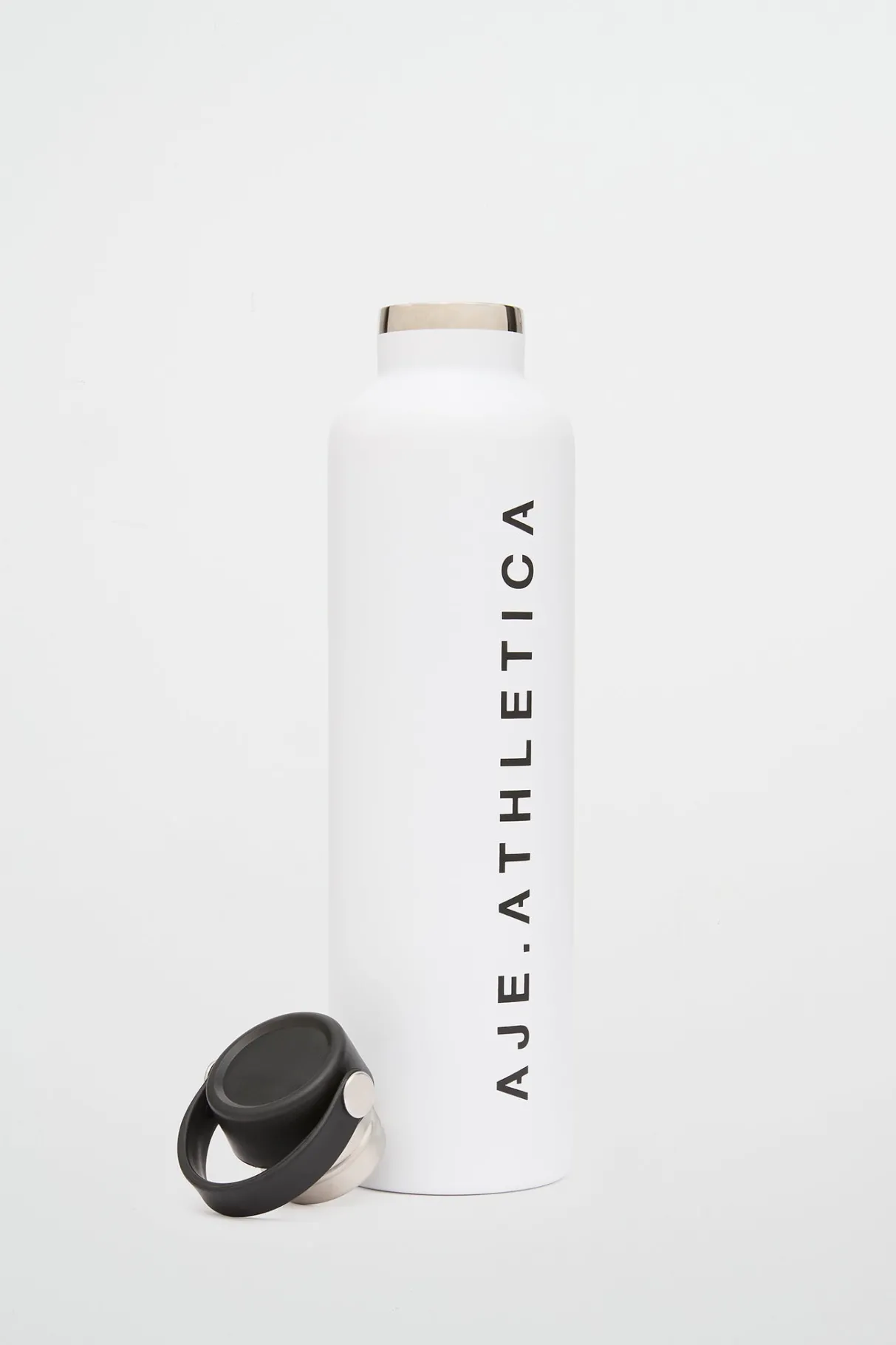 classic_logo_drink_bottle__3.webp Flash Sale Aje ATHLETICA Classic Logo Drink Bottle 907 White/Black Logo