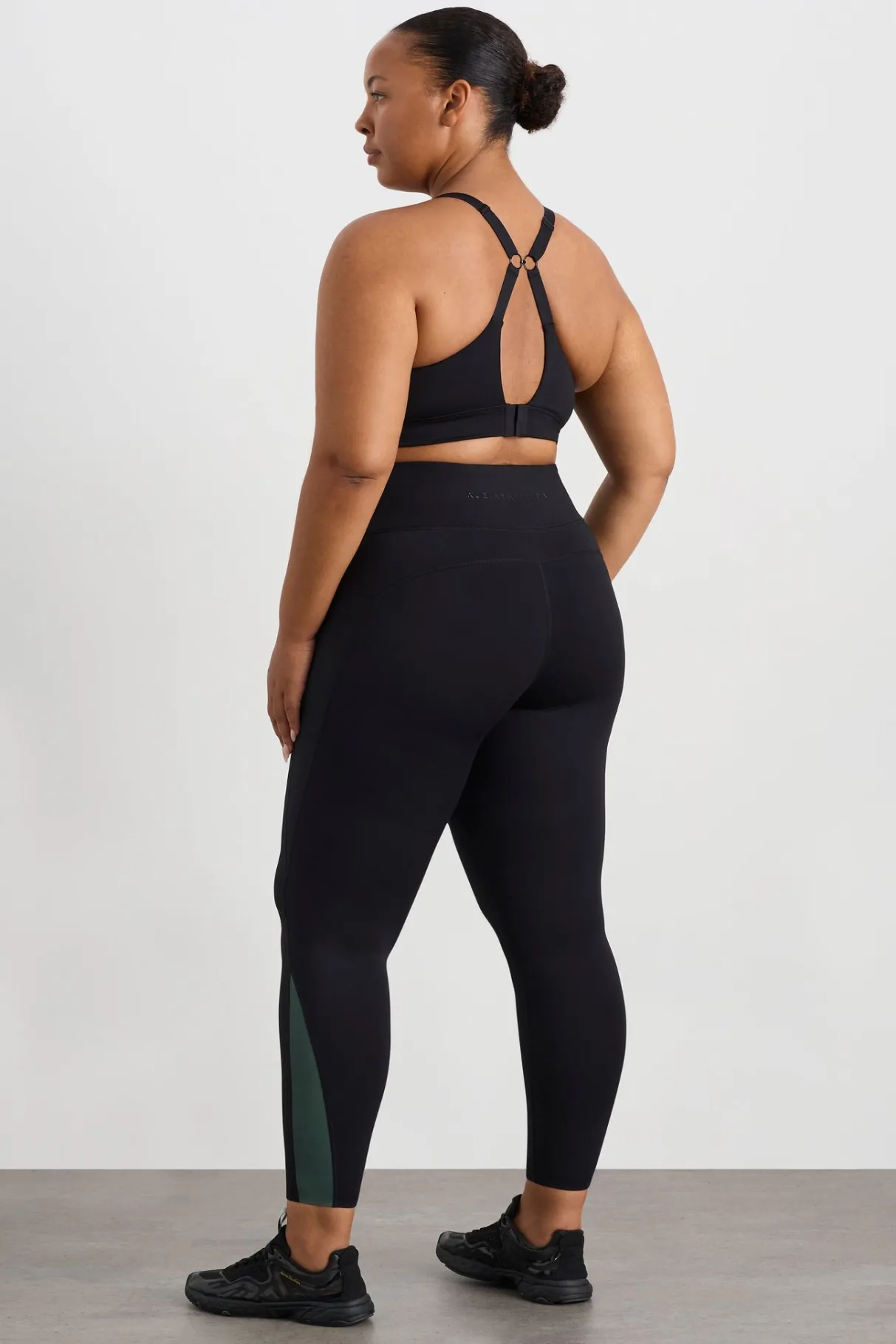 contrast_adjustable_strap_sports_bra__14-1.webp Fashion Aje ATHLETICA Contrast Adjustable Strap Sports Bra 321 Black Moss Green