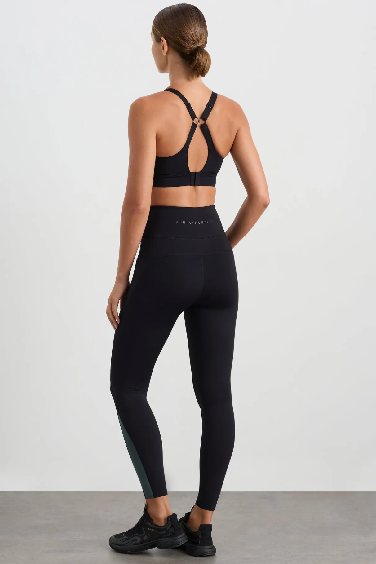 contrast_adjustable_strap_sports_bra__5-1.webp Fashion Aje ATHLETICA Contrast Adjustable Strap Sports Bra 321 Black Moss Green