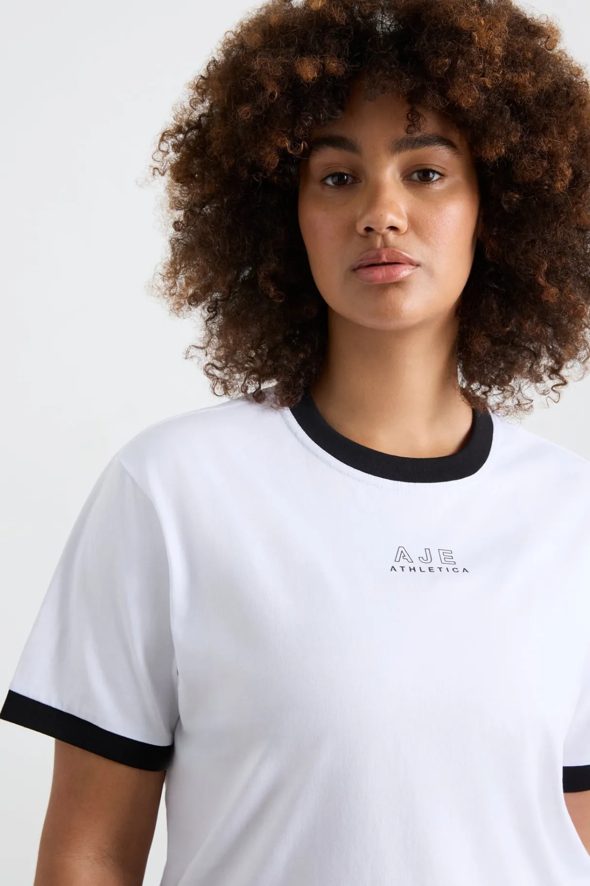 contrast_bind_logo_tee__11.webp Online Aje ATHLETICA Contrast Bind Logo Tee 110 White/Black