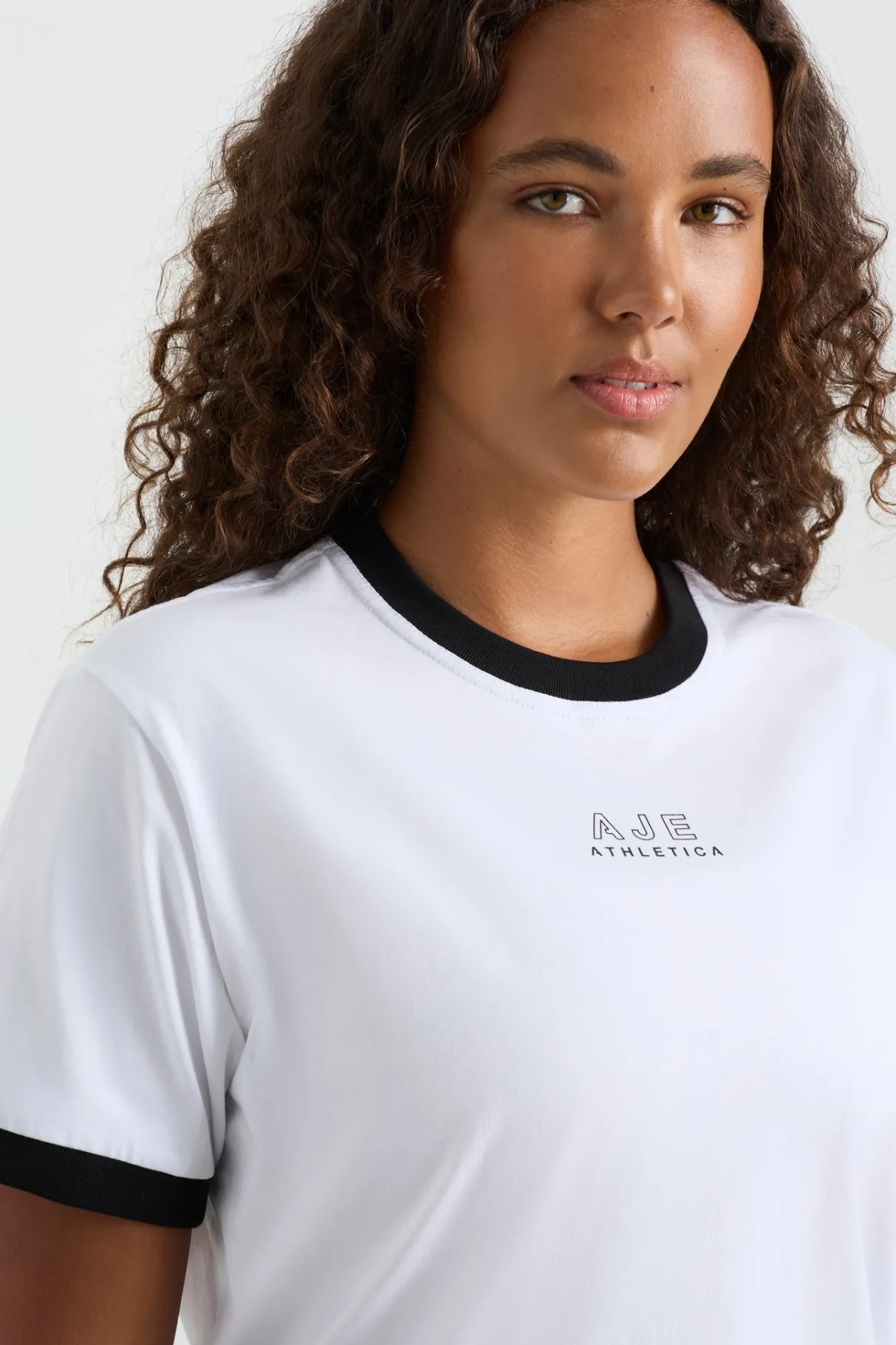 contrast_bind_logo_tee__7.webp Online Aje ATHLETICA Contrast Bind Logo Tee 110 White/Black