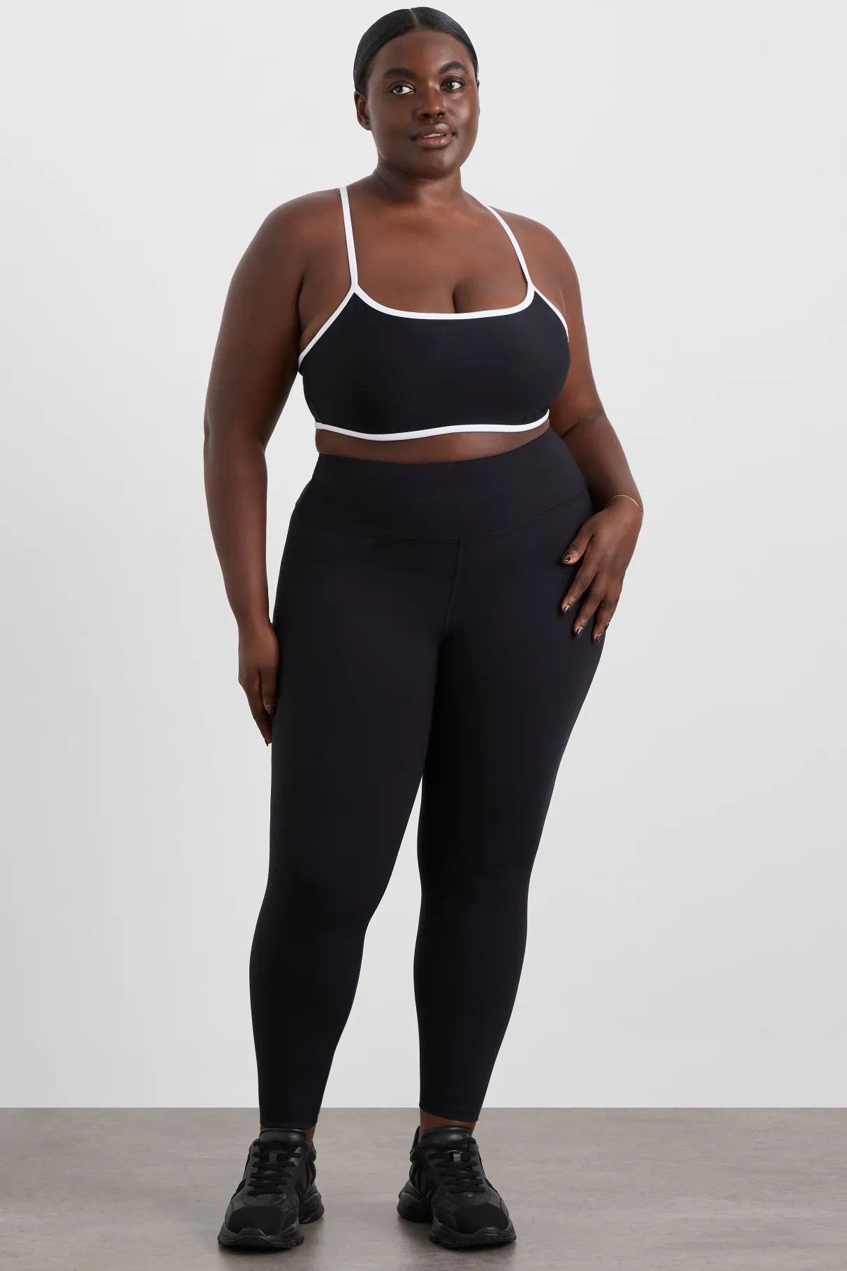 contrast_bind_sports_bra__10.webp Store Aje ATHLETICA Contrast Bind Sports Bra 307 Black/White