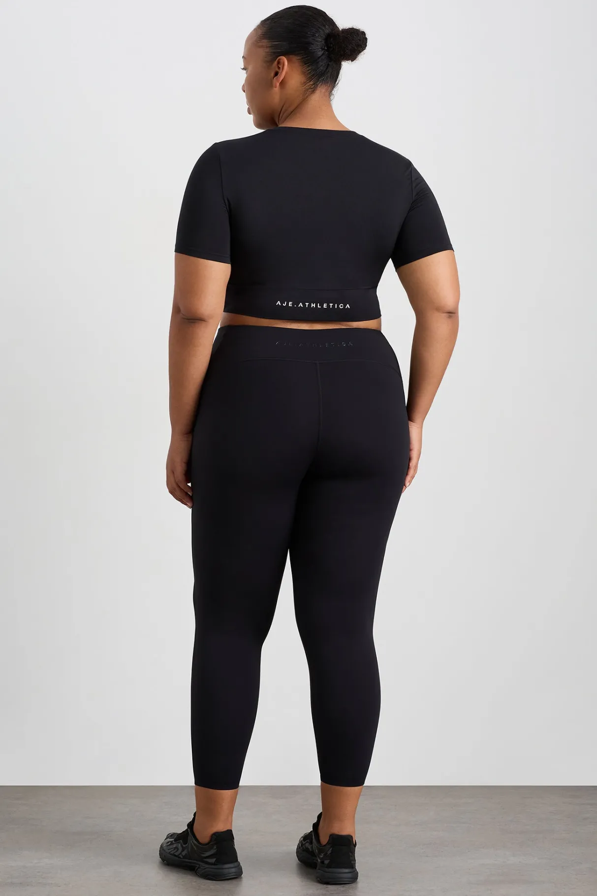 crop_twist_front_tee__12-1.webp Outlet Aje ATHLETICA Crop Twist Front Tee 130 Black