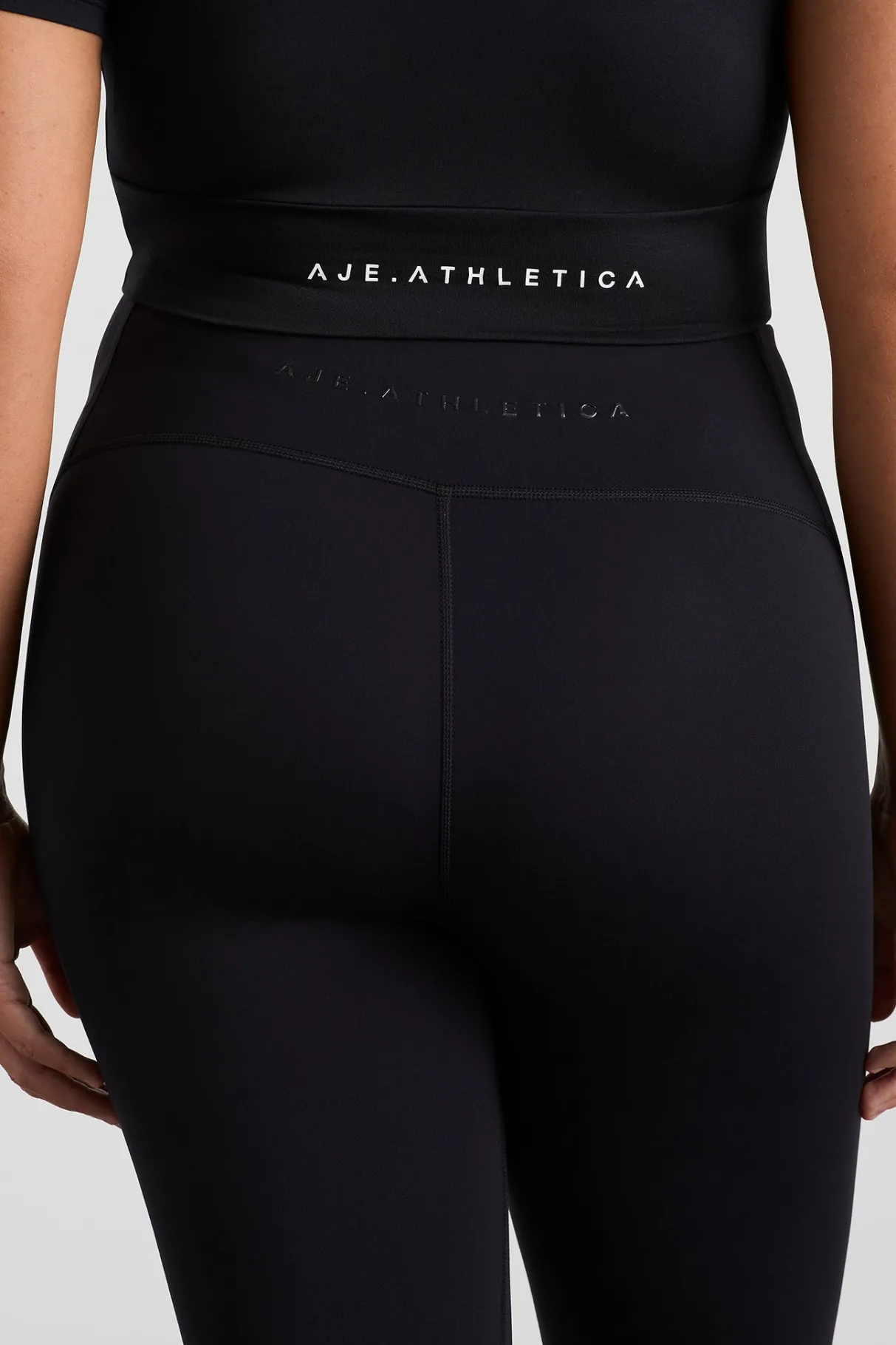crop_twist_front_tee__7-1.webp Outlet Aje ATHLETICA Crop Twist Front Tee 130 Black