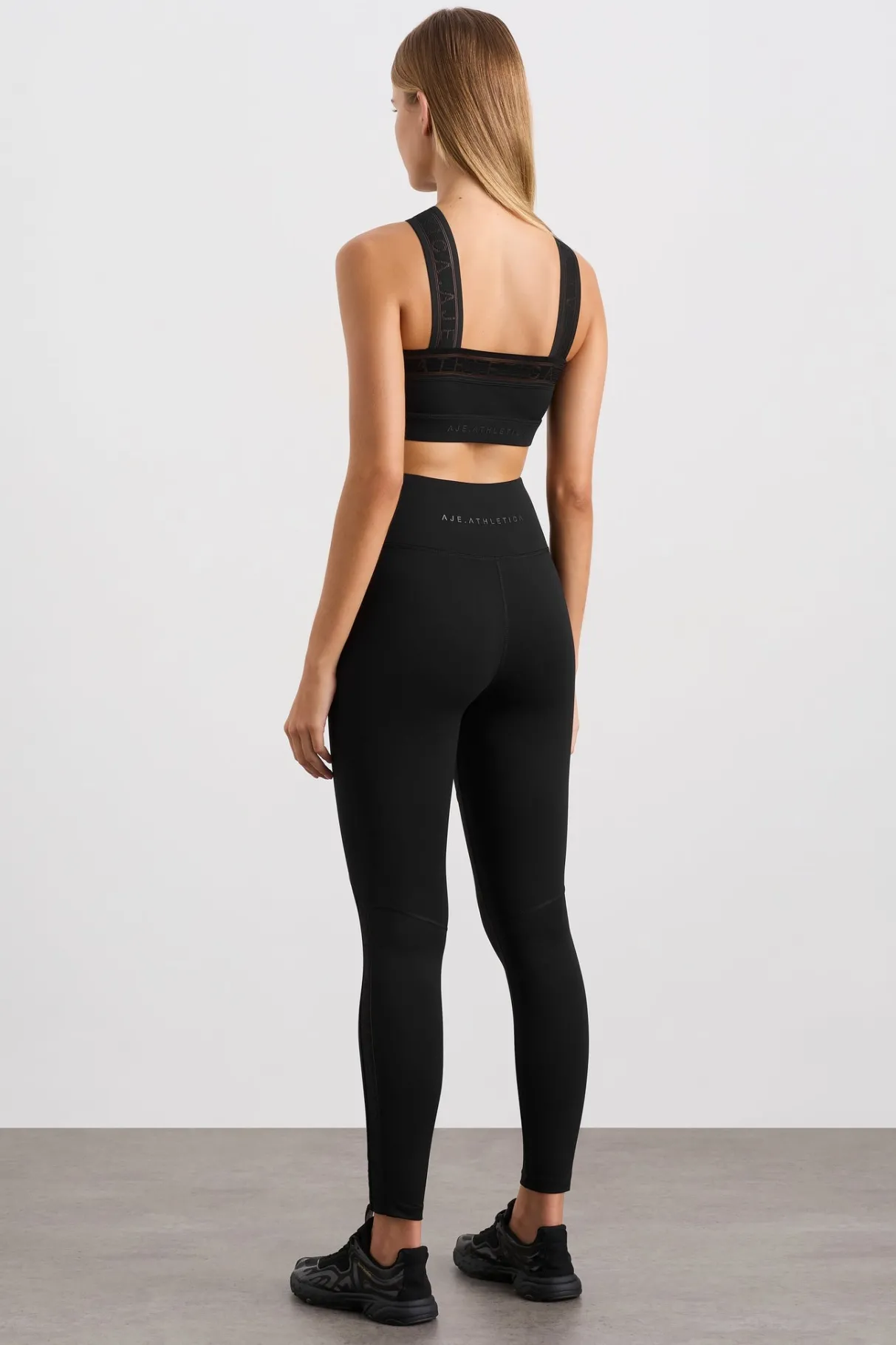 cross_neck_sports_crop__4.webp Outlet Aje ATHLETICA Cross Neck Sports Crop 384 Black