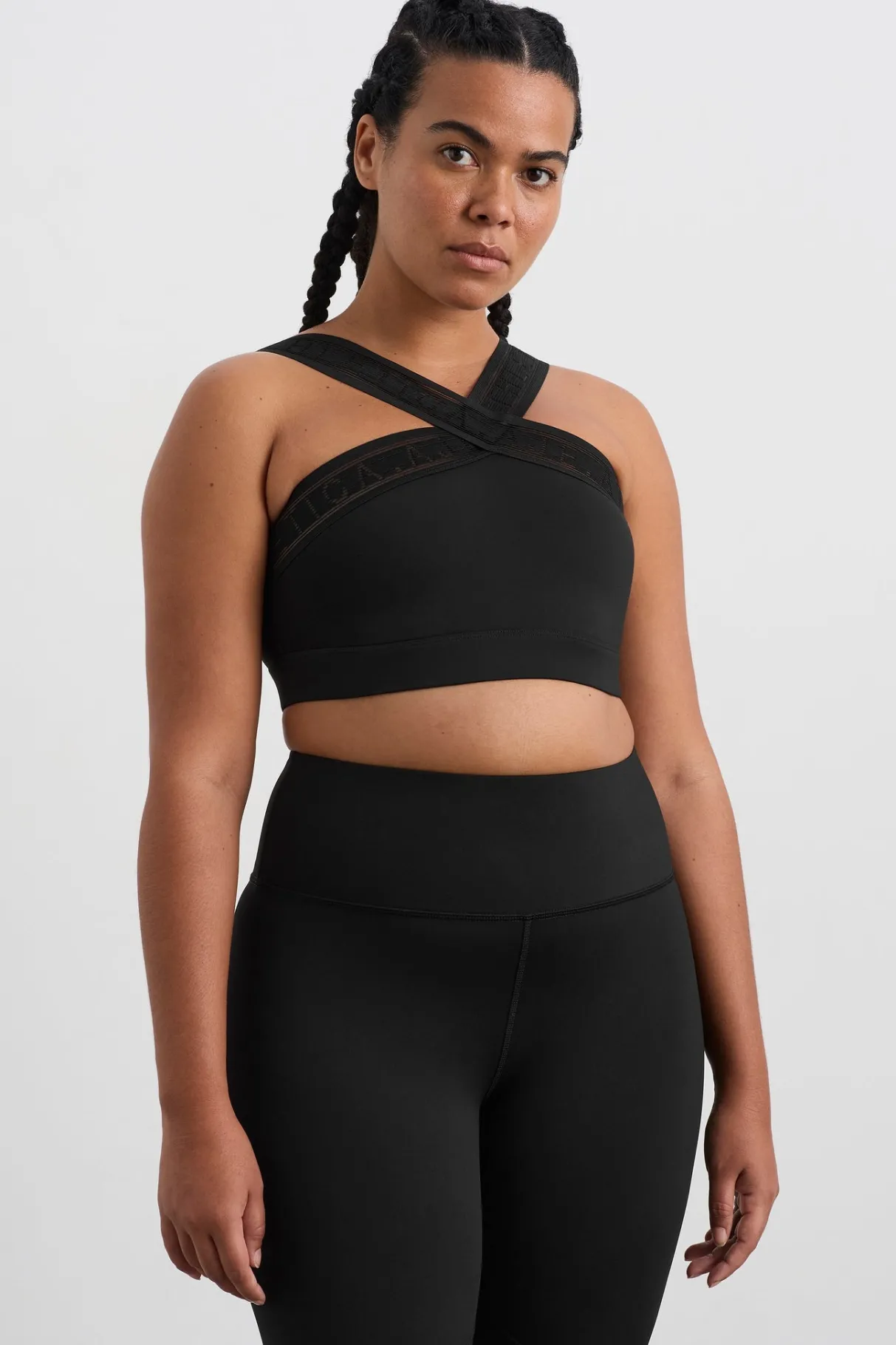 cross_neck_sports_crop__5.webp Outlet Aje ATHLETICA Cross Neck Sports Crop 384 Black