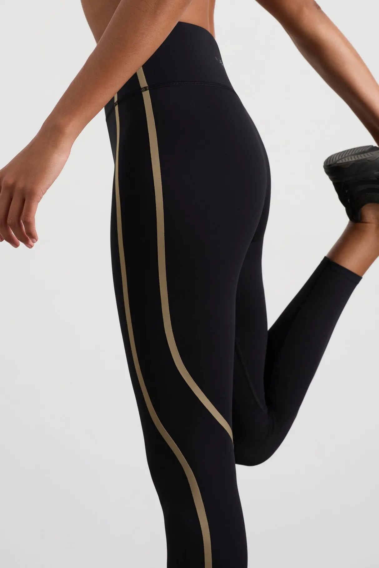 curved_seam__legging__4.webp Cheap Aje ATHLETICA Curved Seam 7/8 Legging 241 Black Soft Khaki
