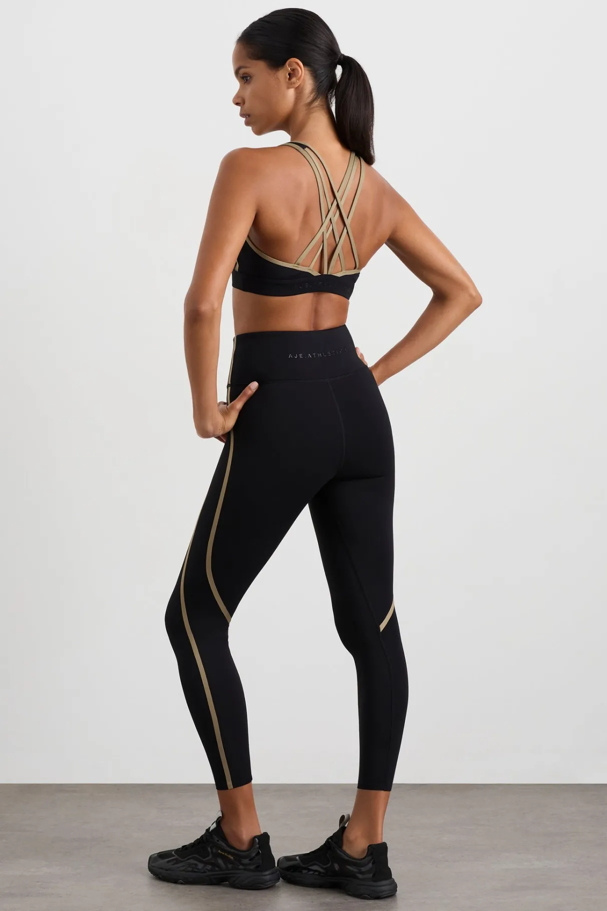 curved_seam__legging__5.webp Cheap Aje ATHLETICA Curved Seam 7/8 Legging 241 Black Soft Khaki