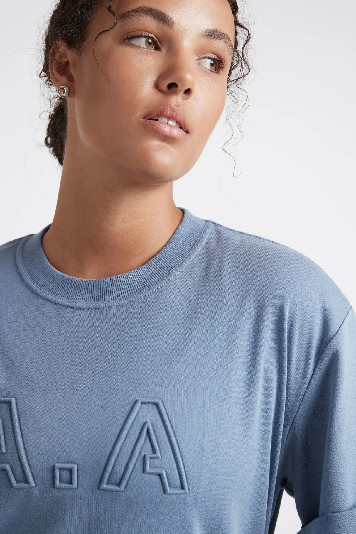 embossed_classic_logo_tshirt__8-1.webp Discount Aje ATHLETICA Embossed Classic Logo T-Shirt 103 Storm Blue