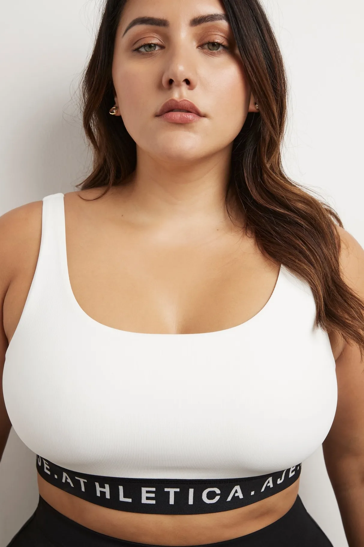 essential_logotape_sports_bra__12.webp Hot Aje ATHLETICA Essential Logotape Sports Bra 307 White/Black