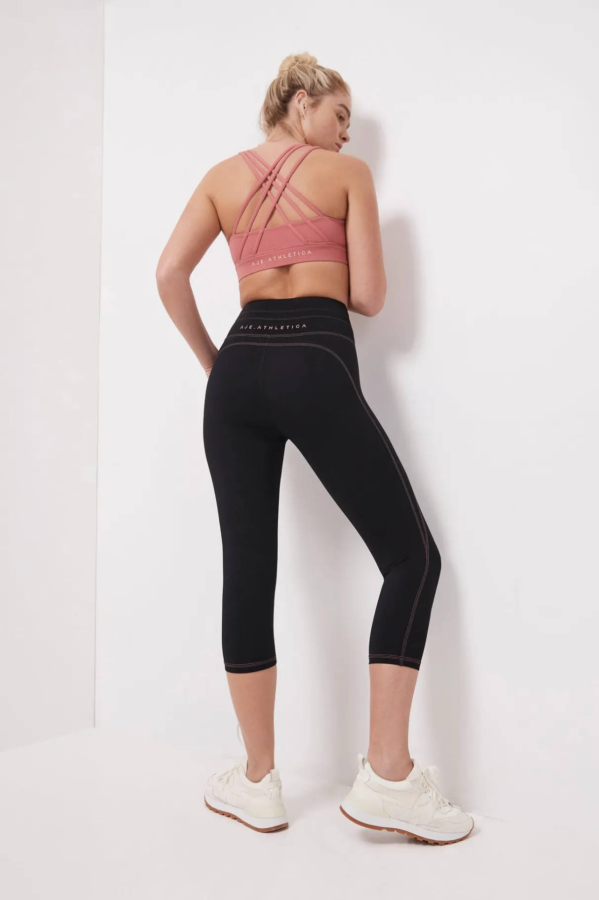 high_rise_contrast__leggings__2.webp Outlet Aje ATHLETICA High Rise Contrast 3/4 Leggings 207 Black/Rose Pink