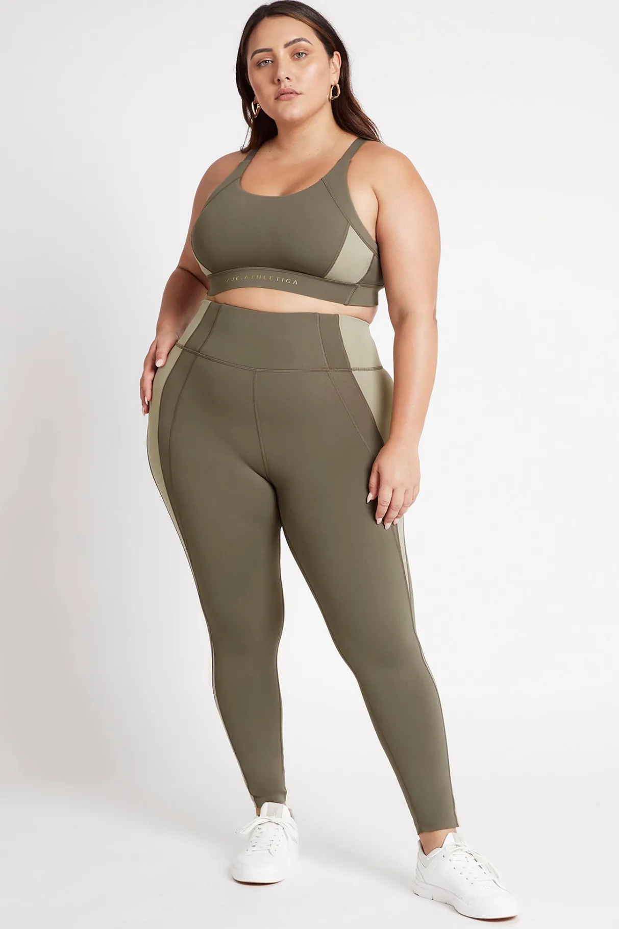 high_rise_signature_logo__legging__10-1.webp Online Aje ATHLETICA High Rise Signature Logo 7/8 Legging 210 Forest Green/Sage