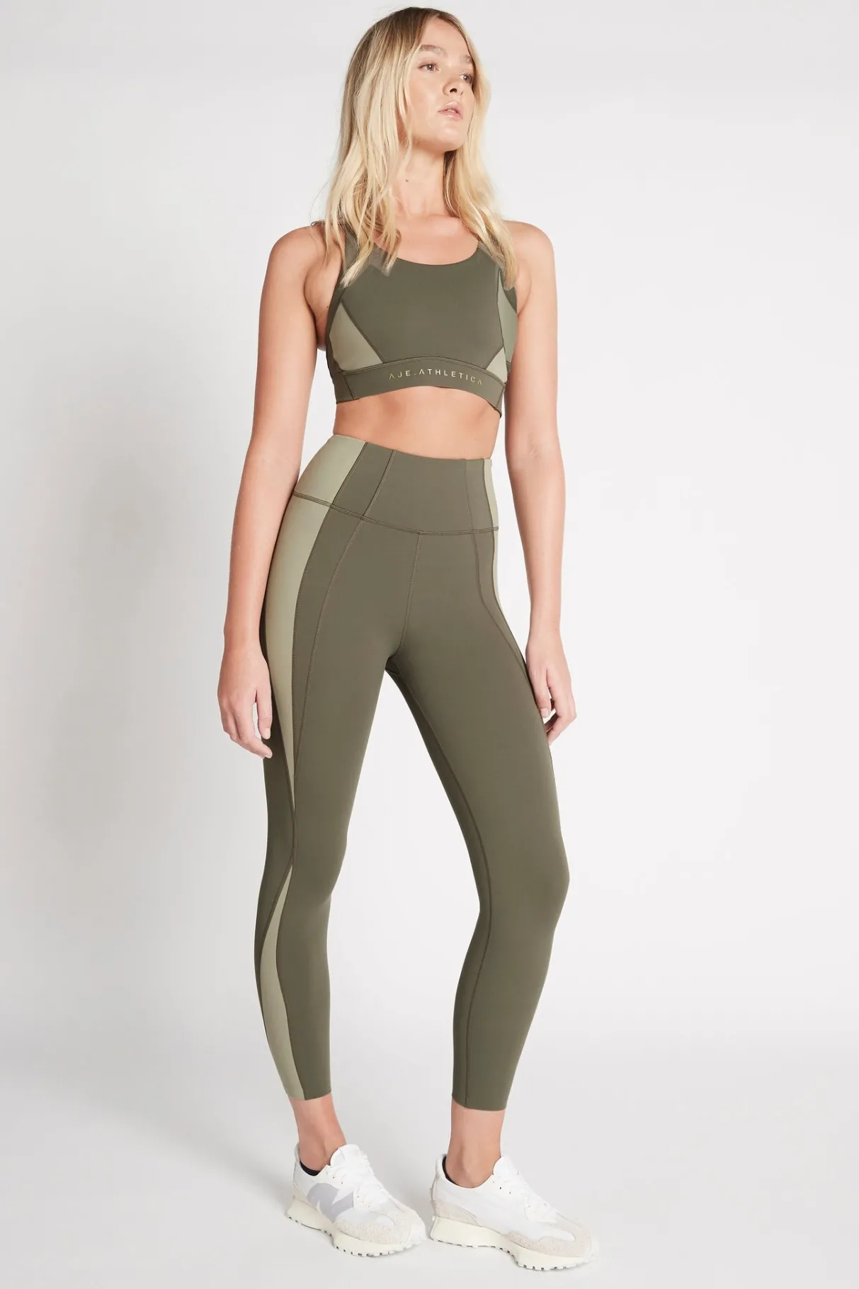 high_rise_signature_logo__legging__2-1.webp Online Aje ATHLETICA High Rise Signature Logo 7/8 Legging 210 Forest Green/Sage