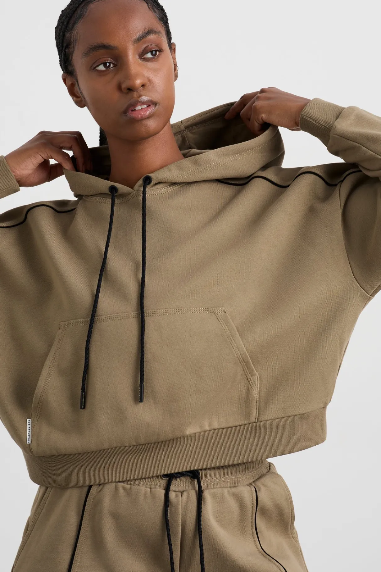 kangaroo_pocket_hoodie__9.webp Online Aje ATHLETICA Kangaroo Pocket Hoodie 405 Soft Khaki Black