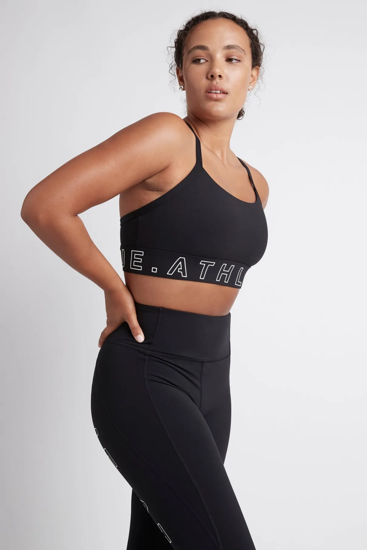 logotape_adjustable_strap_sports_bra__7.webp Outlet Aje ATHLETICA Logotape Adjustable Strap Sports Bra 307 Black/White