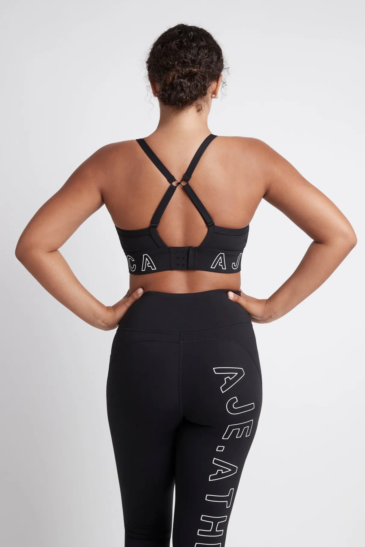 logotape_adjustable_strap_sports_bra__9.webp Outlet Aje ATHLETICA Logotape Adjustable Strap Sports Bra 307 Black/White