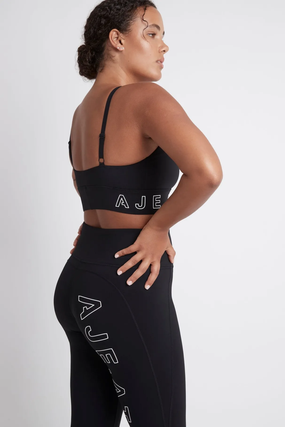 logotape_sports_bra__7.webp Online Aje ATHLETICA Logotape Sports Bra 310 Black/White