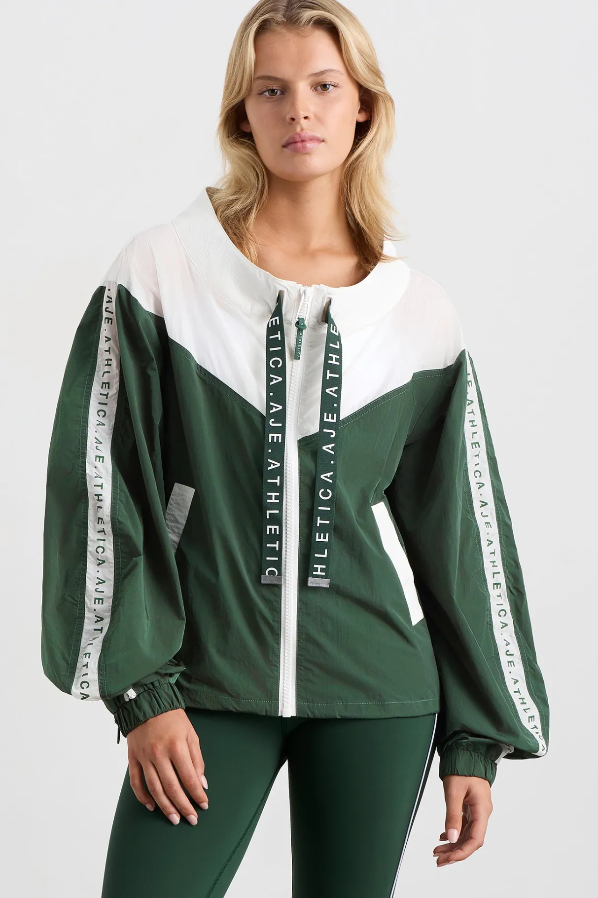 logotape_spray_jacket__0-1.webp Outlet Aje ATHLETICA Logotape Spray Jacket 762 Pine Green White