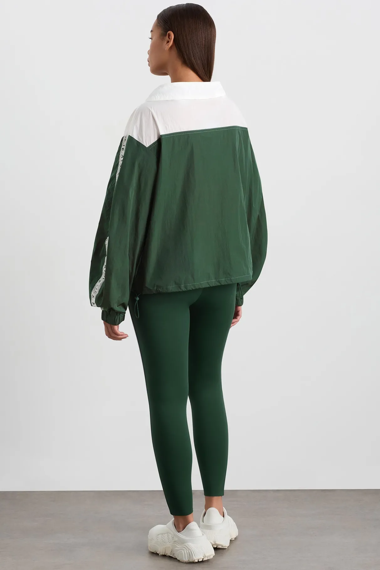 logotape_spray_jacket__11-1.webp Outlet Aje ATHLETICA Logotape Spray Jacket 762 Pine Green White