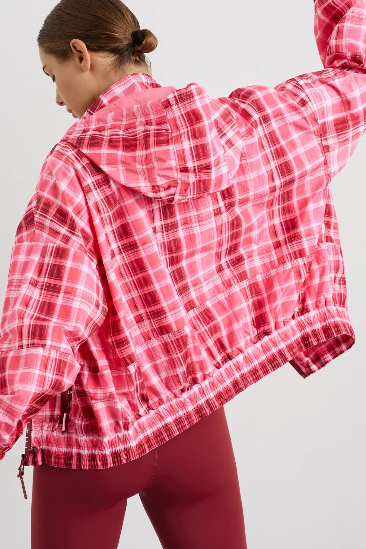 long_line_spray_jacket_4-1.webp Shop Aje ATHLETICA Long Line Spray Jacket Blurred Pink Check