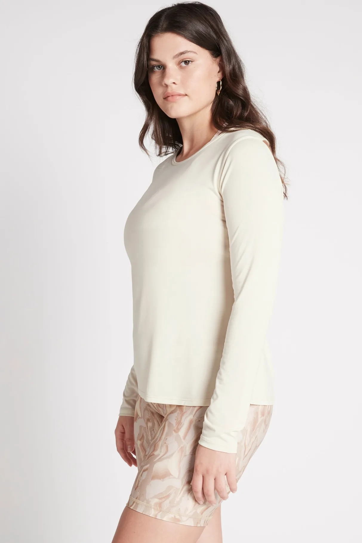 long_sleeve_yoga_top__7.webp Flash Sale Aje ATHLETICA Long Sleeve Yoga Top 121 Light Ivory