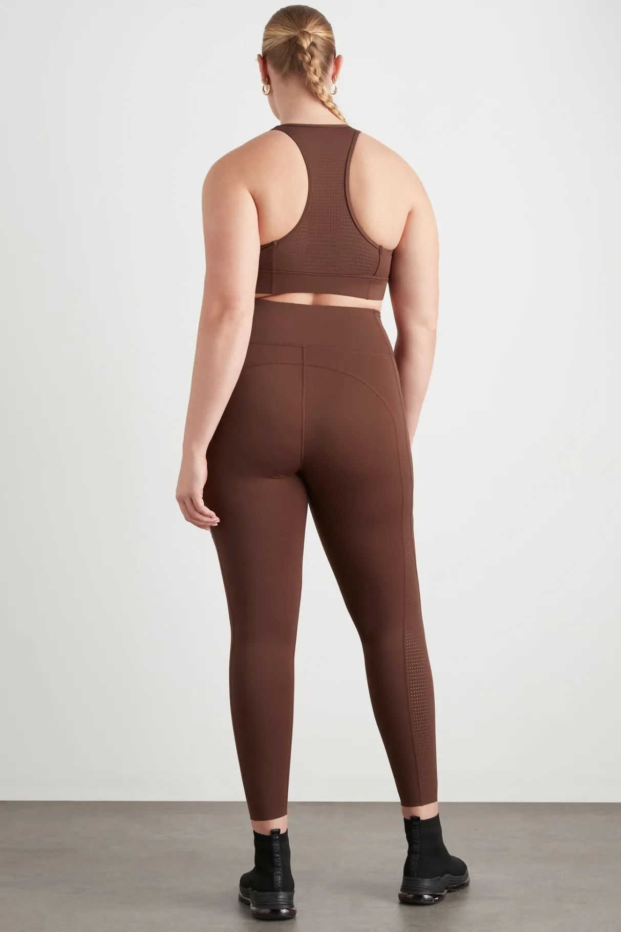 mesh_racer_back_sports_bra__16.webp Sale Aje ATHLETICA Mesh Racer Back Sports Bra 338 Dark Chocolate