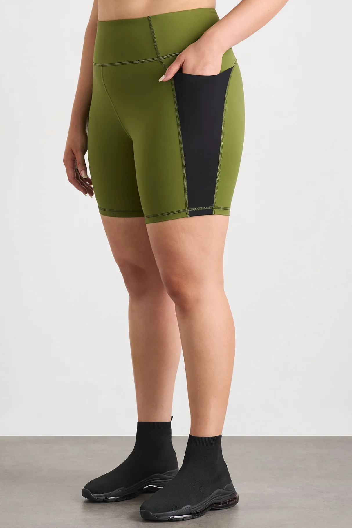 mid_length_bike_short__10.webp Sale Aje ATHLETICA Mid Length Bike Short 606 Evergreen Black