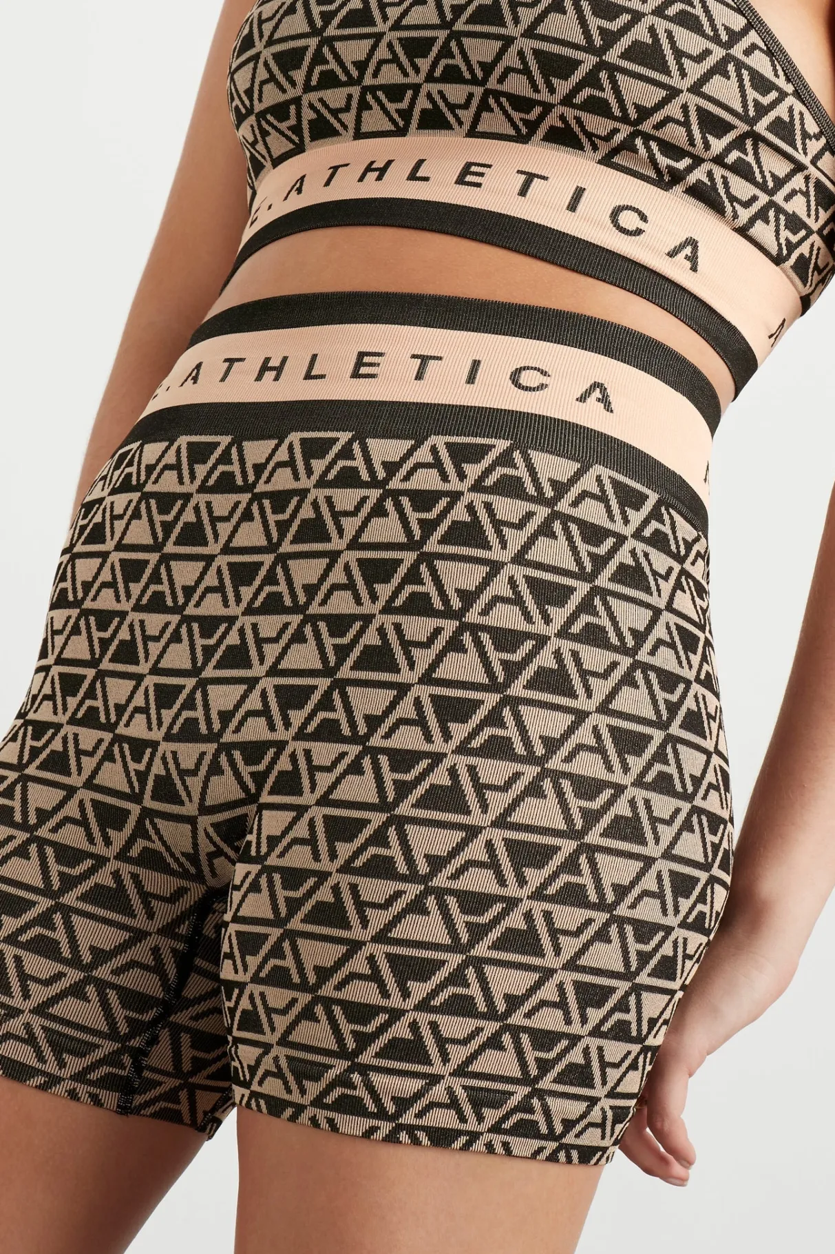 mid_length_seamless_bike_shorts__4.webp Online Aje ATHLETICA Mid Length Seamless Bike Shorts 624 Geo Print/Beige