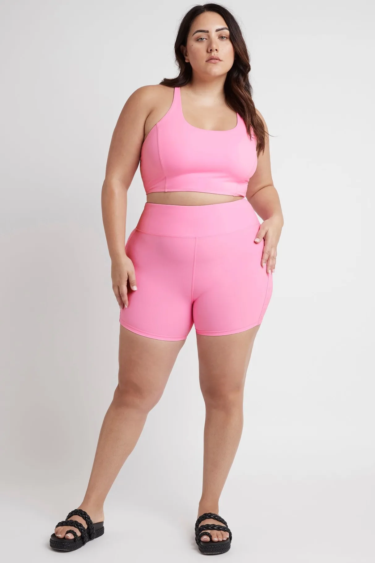 midrise_logo_bike_shorts__17.webp Outlet Aje ATHLETICA Mid-Rise Logo Bike Shorts 610 Dahlia Pink