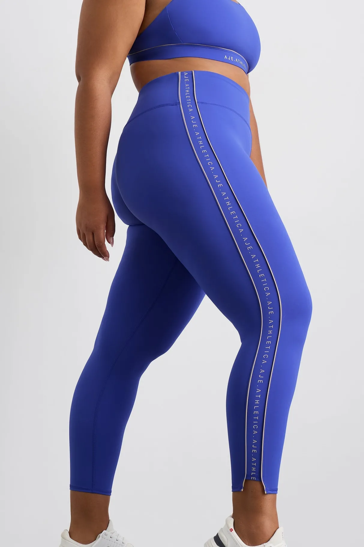 notch_logo__legging__14.webp Cheap Aje ATHLETICA Notch Logo 7/8 Legging 240 Marine Blue Latte Beige