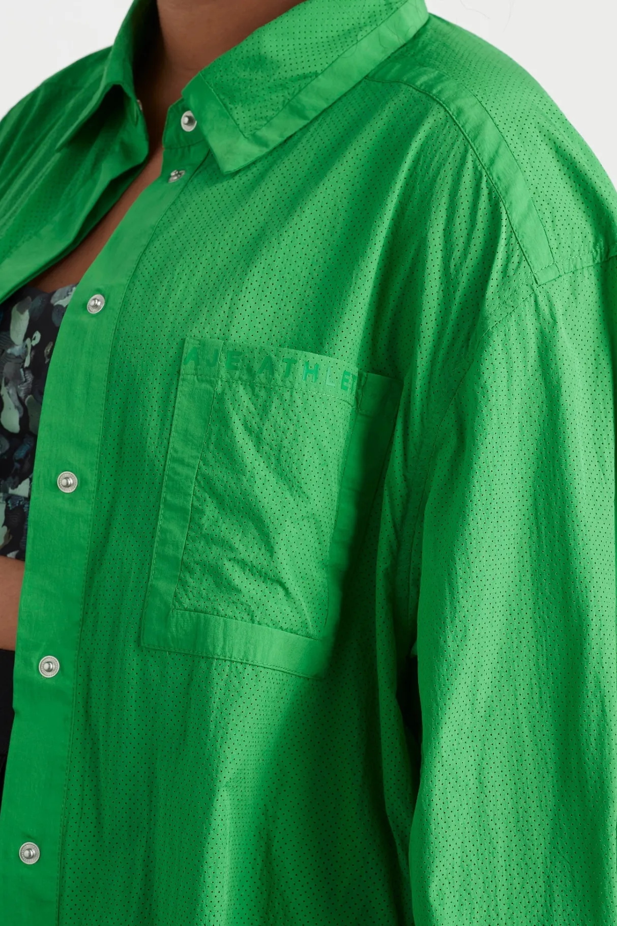 perforated_long_shirt__12.webp Sale Aje ATHLETICA Perforated Long Shirt 406 Vivid Green/Gold