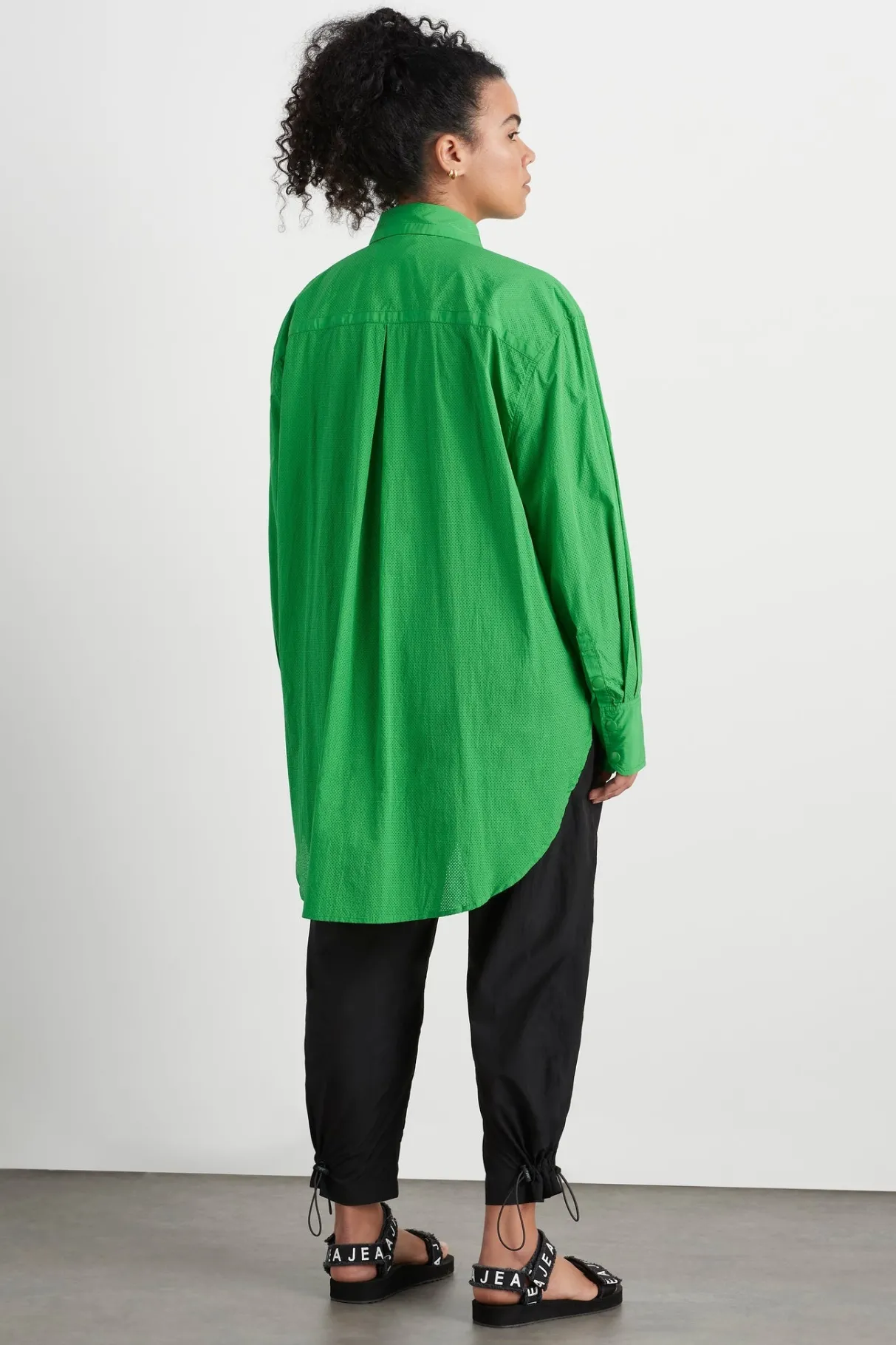 perforated_long_shirt__13.webp Sale Aje ATHLETICA Perforated Long Shirt 406 Vivid Green/Gold