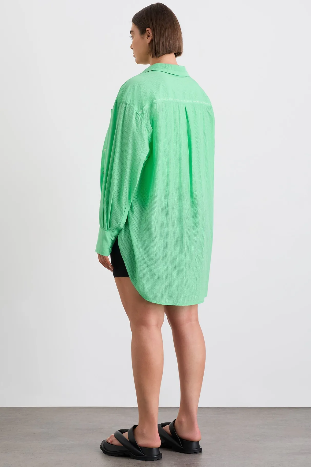 perforated_longline_shirt__15.webp Sale Aje ATHLETICA Perforated Longline Shirt 406 Marine Green