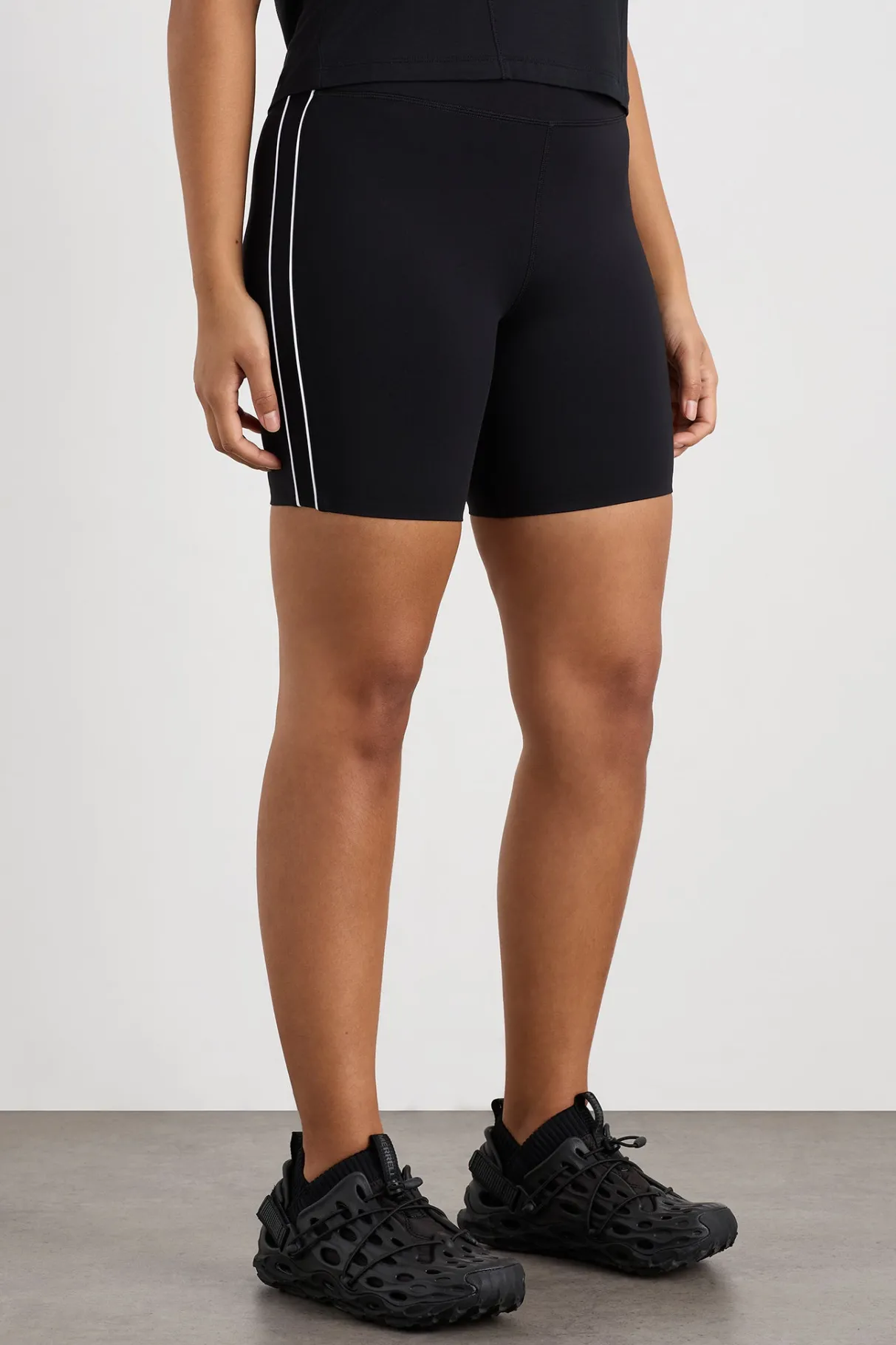 piped_side_bike_short__6.webp Outlet Aje ATHLETICA Piped Side Bike Short 629 Black