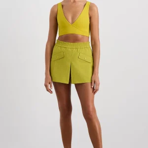 Store Aje ATHLETICA Pleated Spray Mini Short 648 Solar Blaze