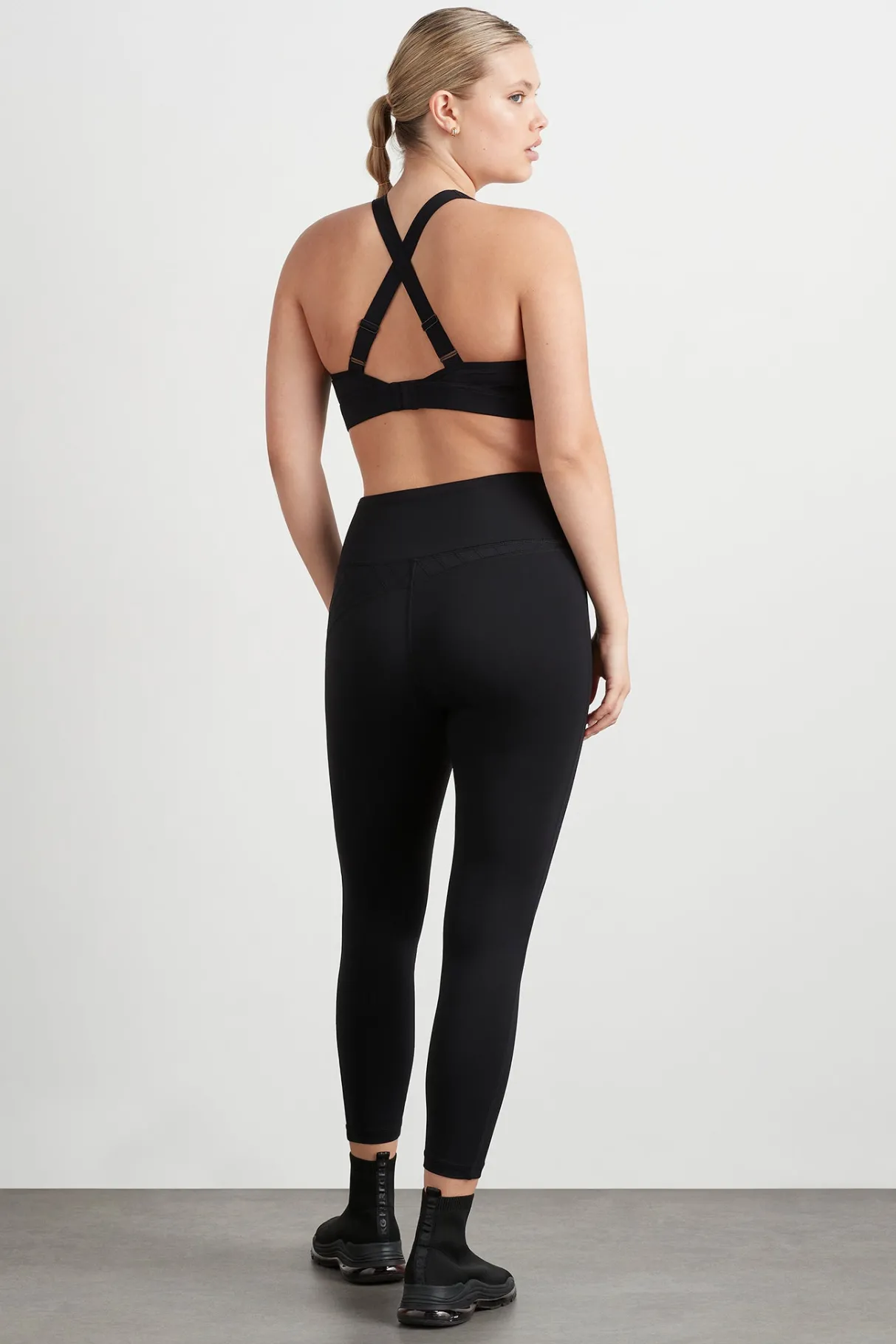 quilted_crossback_bra__9.webp Cheap Aje ATHLETICA Quilted Crossback Bra 330 Black
