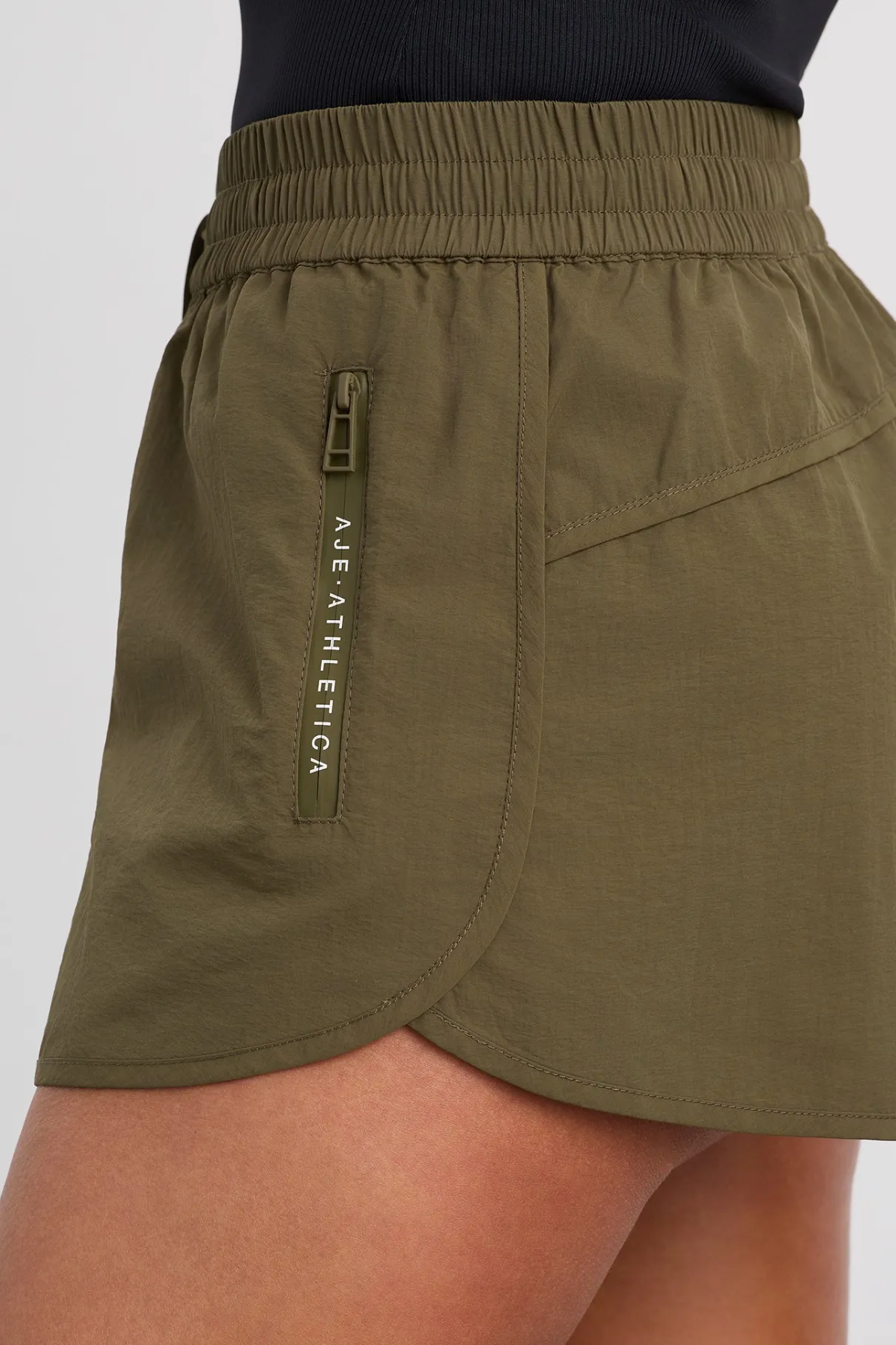 running_spray_short__3.webp Sale Aje ATHLETICA Running Spray Short 643 Deep Khaki