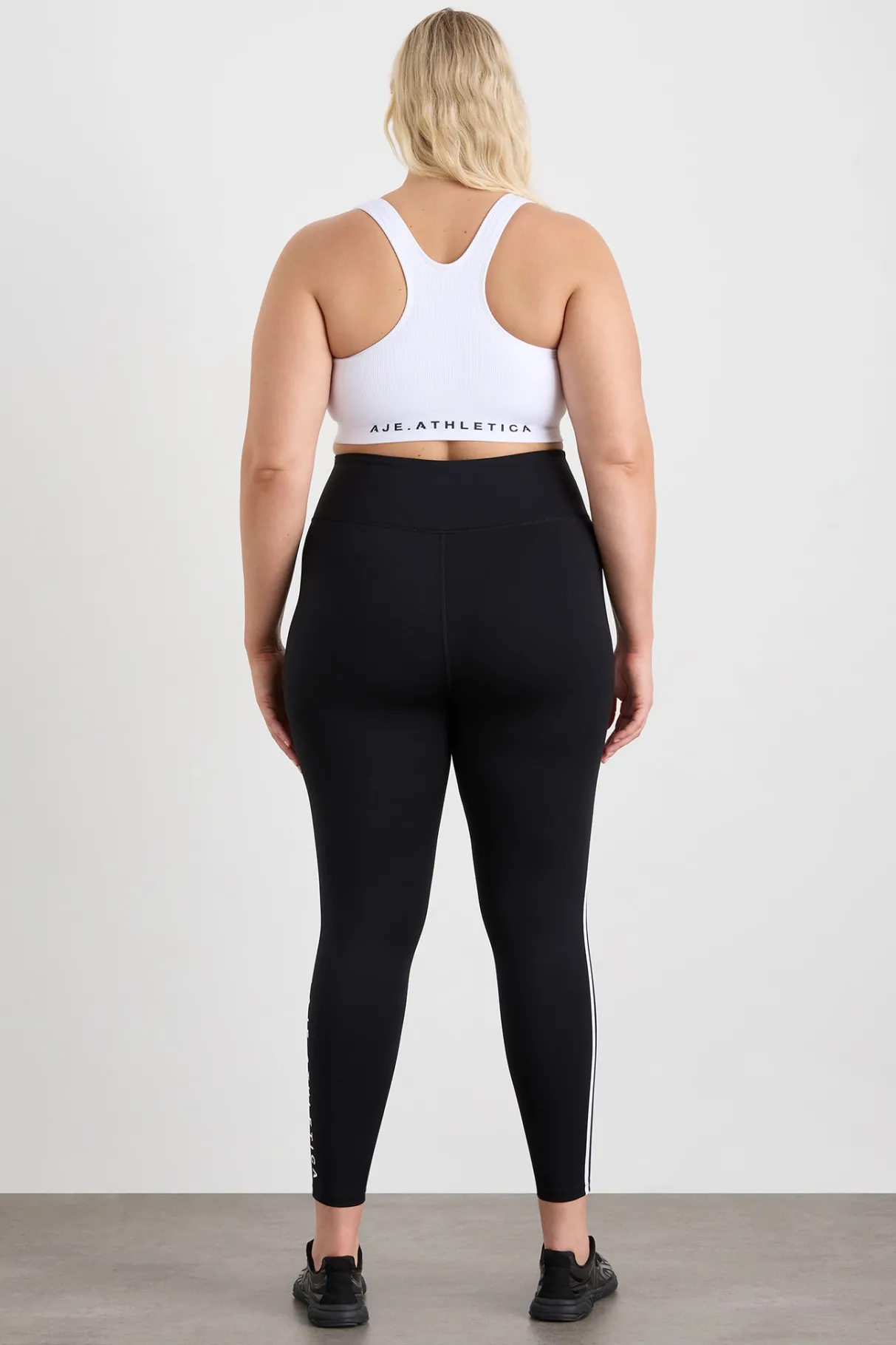 seamless_crop__11-1.webp Discount Aje ATHLETICA Seamless Crop 331 White