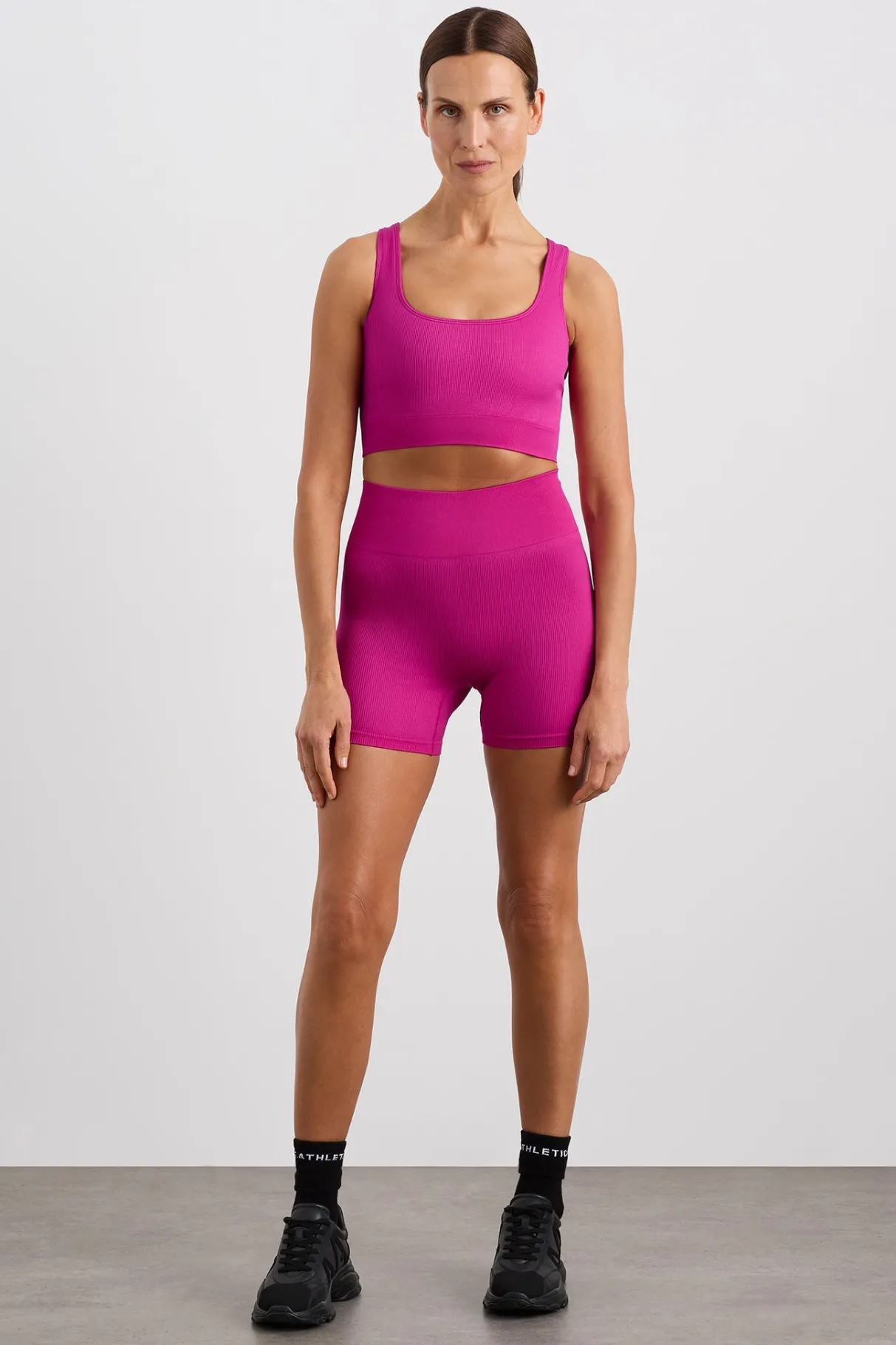 seamless_crop__2-2.webp Hot Aje ATHLETICA Seamless Crop 331 Power Pink