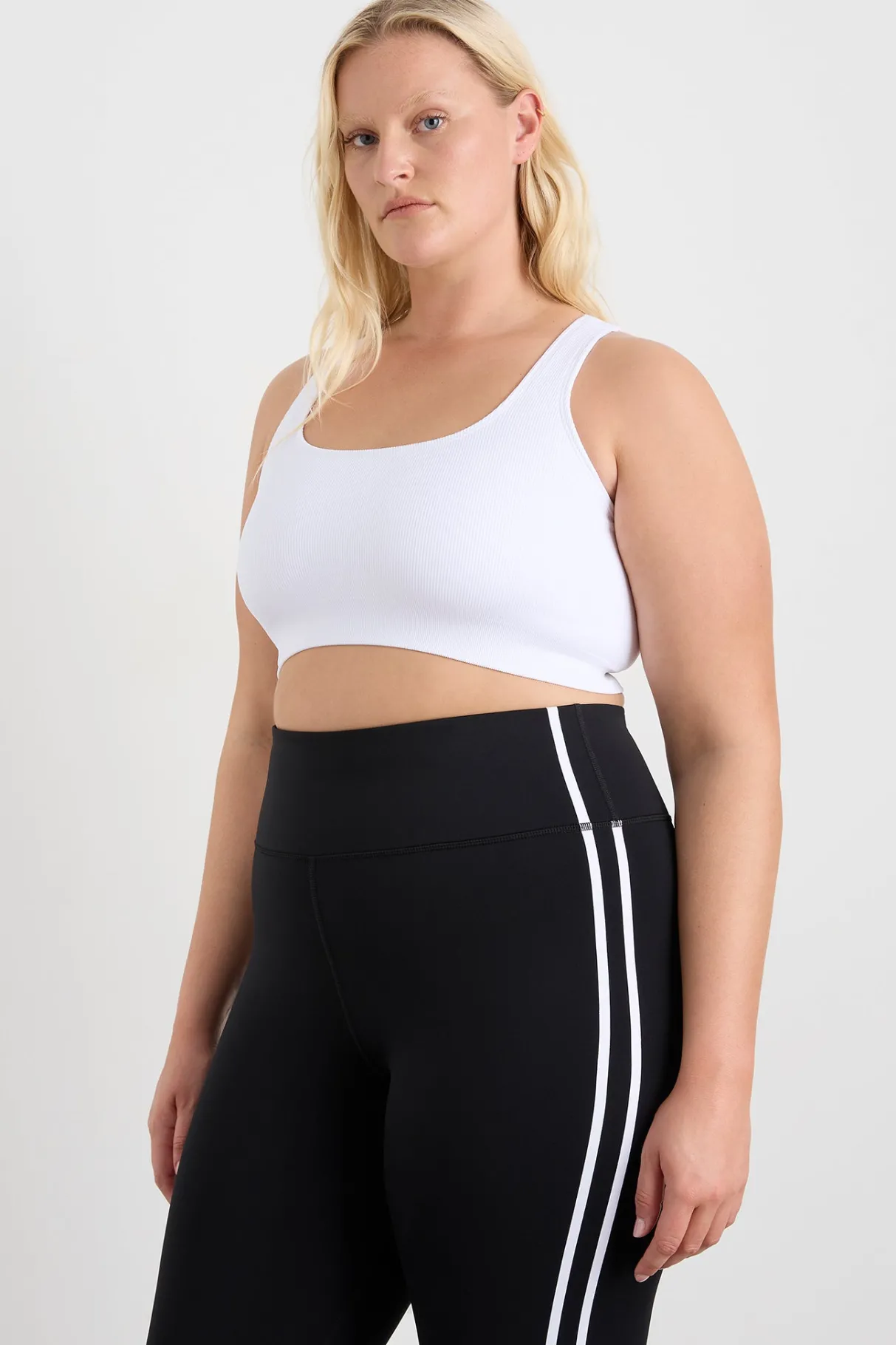 seamless_crop__8-1.webp Discount Aje ATHLETICA Seamless Crop 331 White