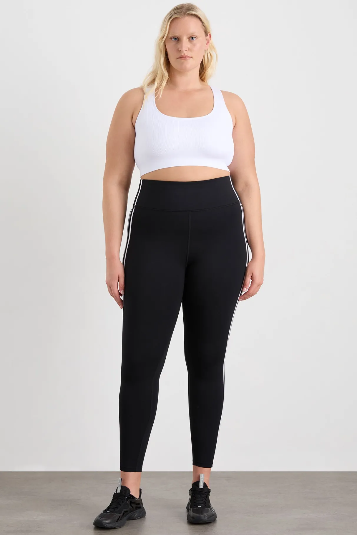 seamless_crop__9-1.webp Discount Aje ATHLETICA Seamless Crop 331 White